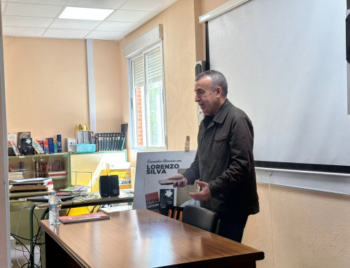 Lorenzo Silva acerca la literatura a las aulas del IES Humanes